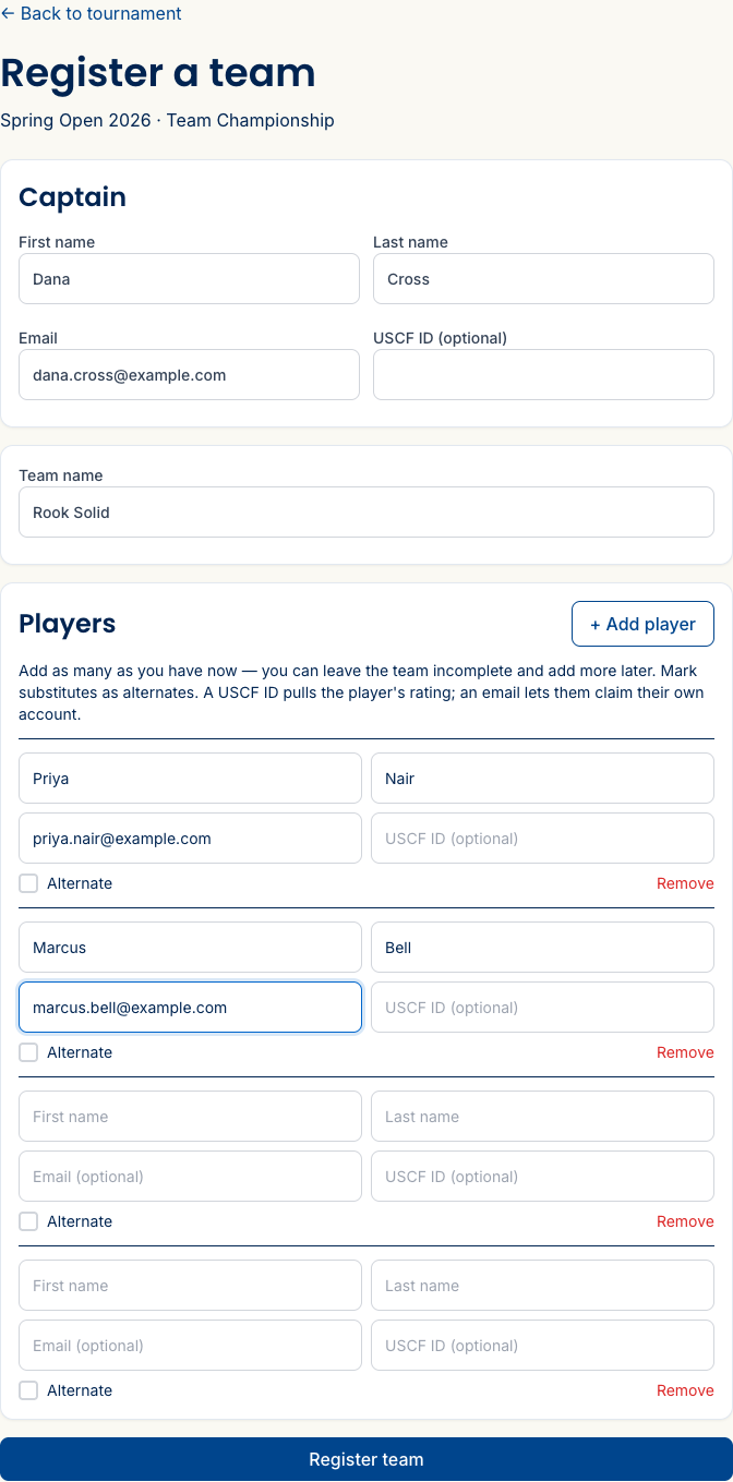 The team registration form with captain fields at the top and a row of player name fields per board, plus an alternate checkbox.